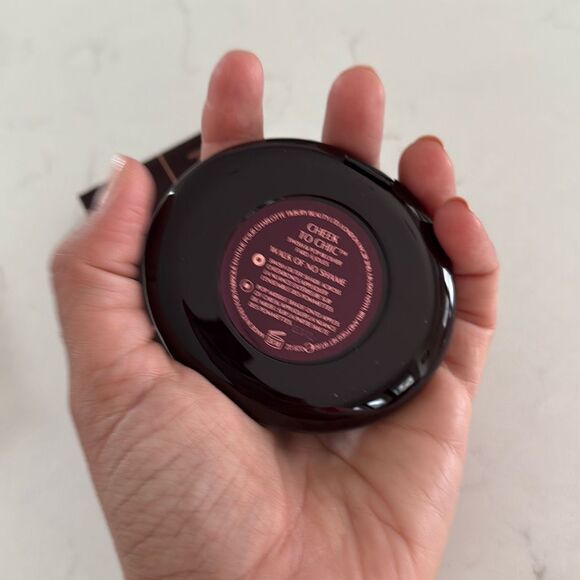 Charlotte Tilbury Cheek to Chic Blush - Walk of No Shame - Picture 8 of 8